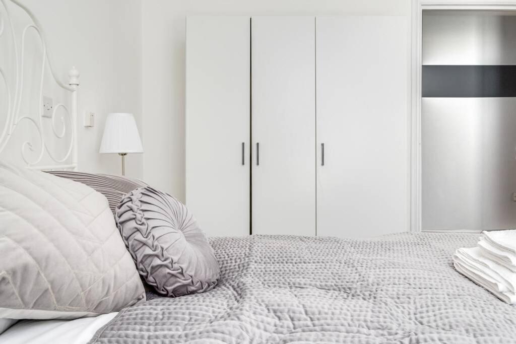 Luxury 2Bed Spacious Apartment- City Centre- Free Parking 버밍엄 외부 사진