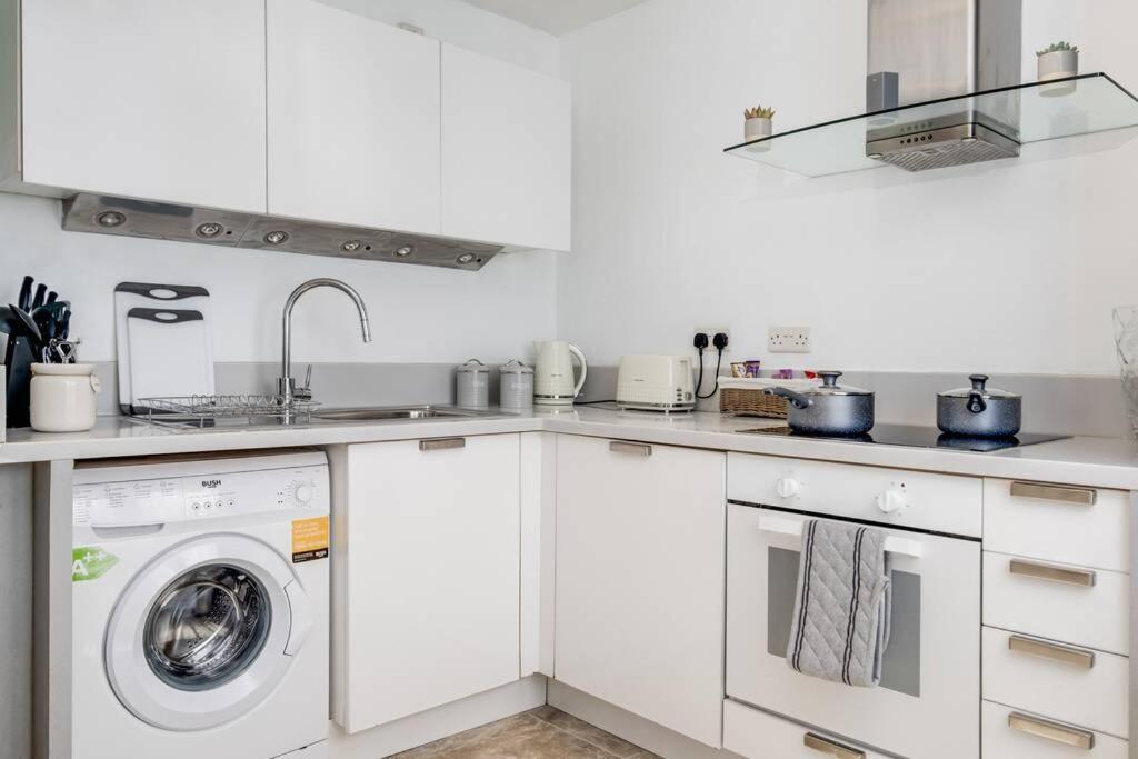 Luxury 2Bed Spacious Apartment- City Centre- Free Parking 버밍엄 외부 사진